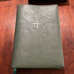 Schuyler ESV quentel in green goatskin.